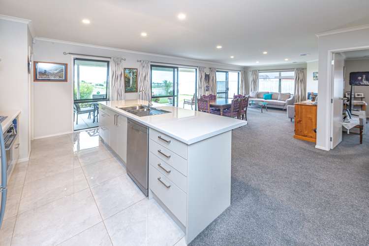 33 Magnolia Crescent Tawhero_1