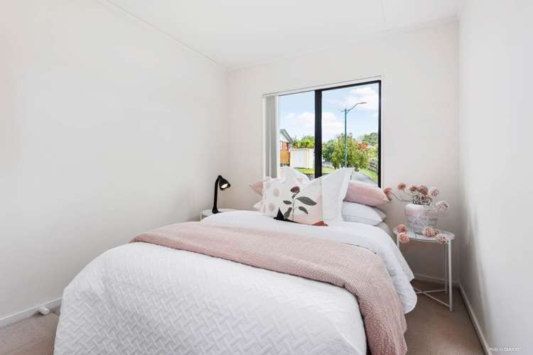 22 Carillon Place Massey_16