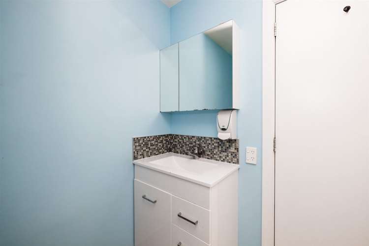 2/441 Armagh Street Linwood_9