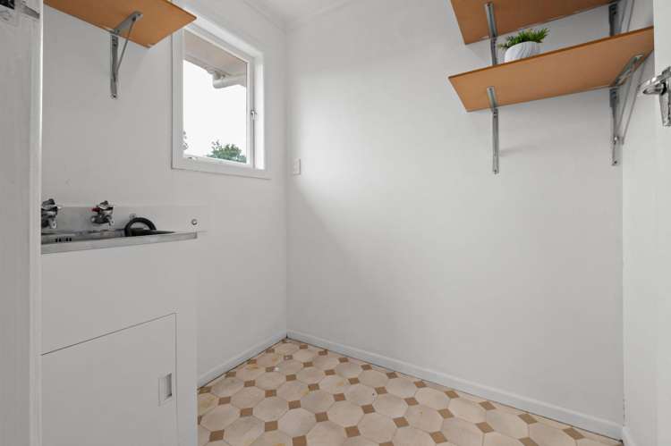 16 Manapouri Place Glenview_13