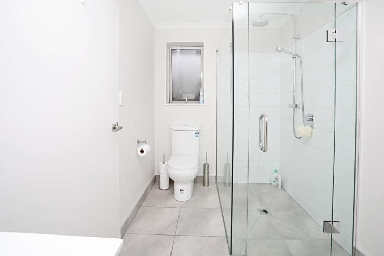 32b Lowe Street Avenal_16