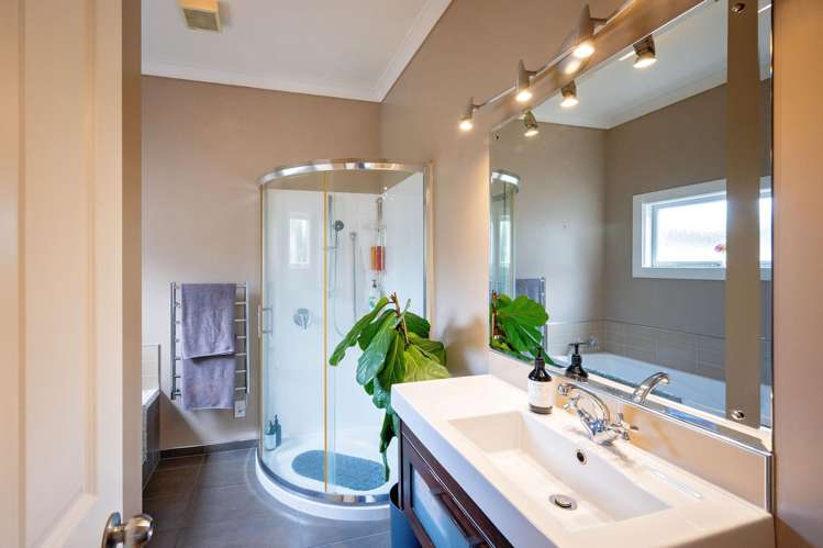 709 Avenue Road West Saint Leonards_12