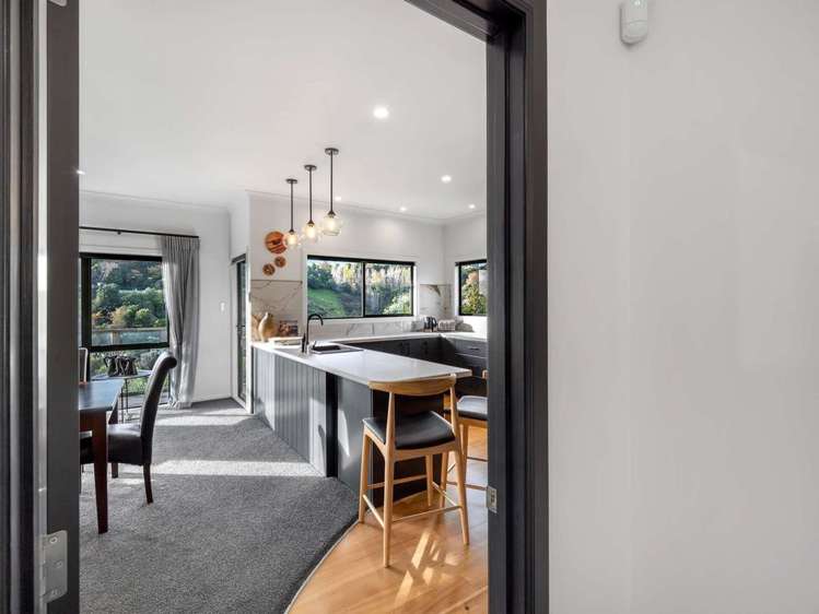 1 Shakespeare Road Bastia Hill_13