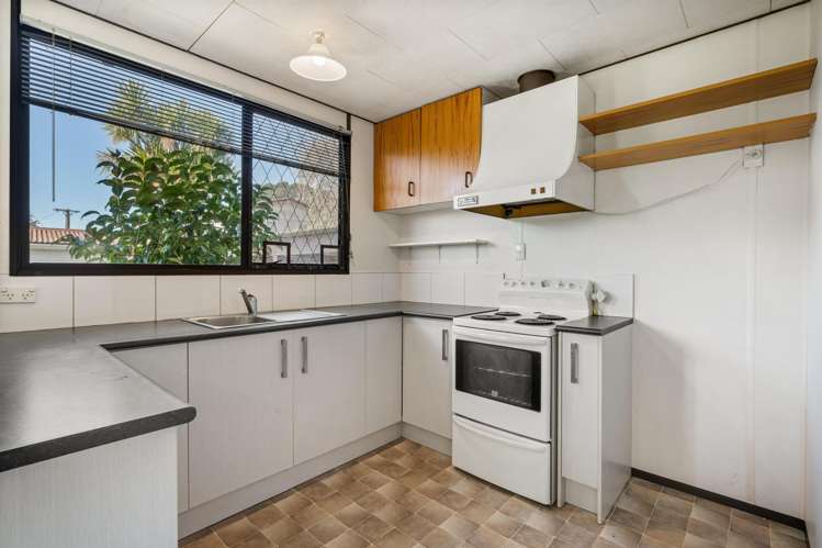 2/48 Queen Mary Avenue New Lynn_6