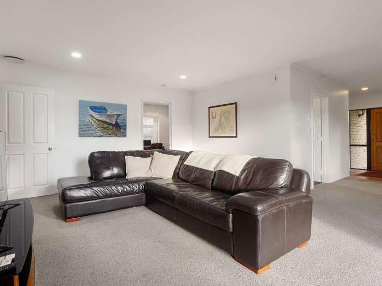 64 Bouverie Crescent Flagstaff_6