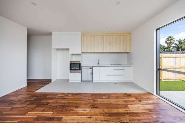 Modern, Low-Maintenance & Ideally Located
