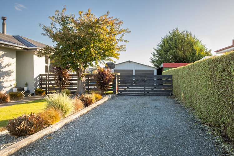 35 Gordon Terrace Gore Surrounds_16