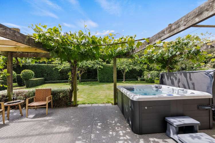 61 Travis Country Drive Burwood_5