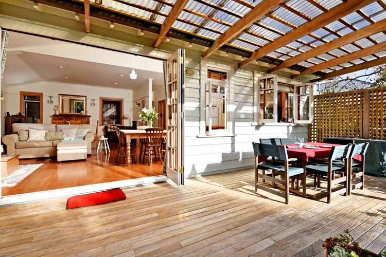 6 Ascot Avenue Narrow Neck_25