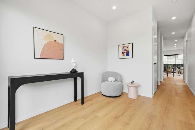 8 Wavecrest Lane Hobsonville_11