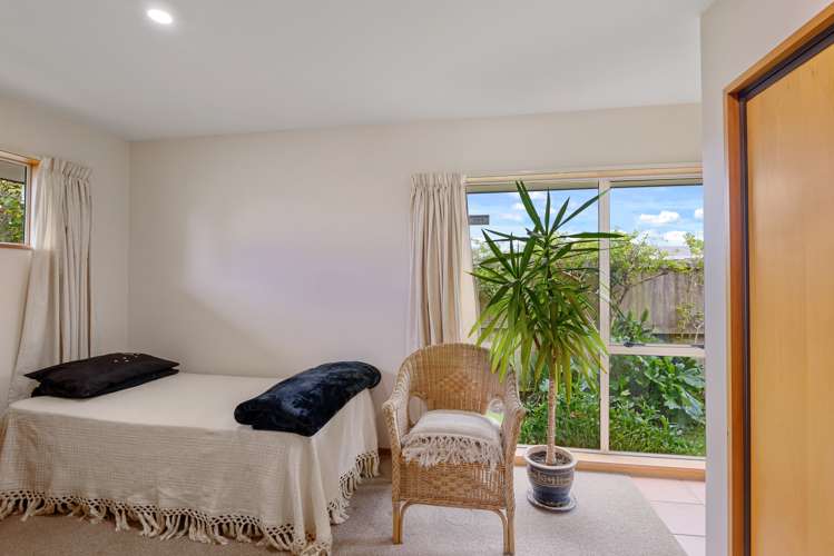 1/5a Rossiter Avenue Redwood_8