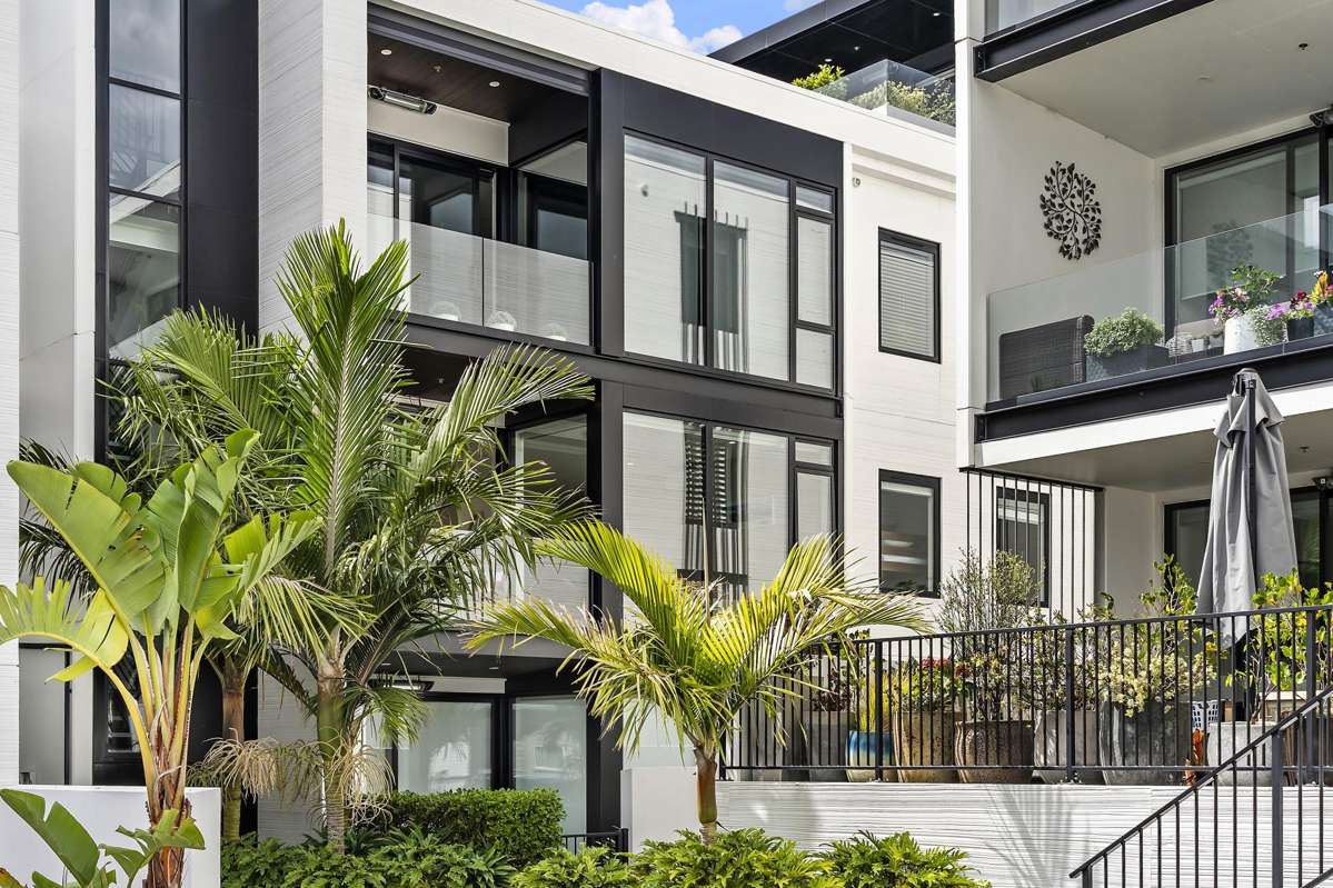 305/64 Te Oneroa Way_0