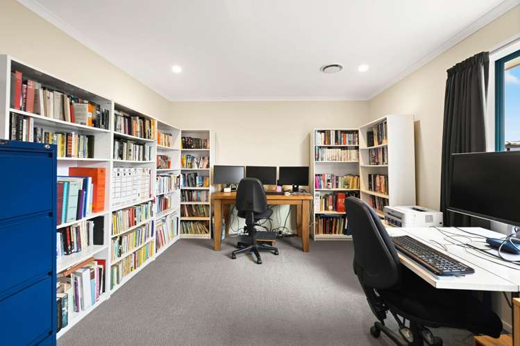 74 Ayrshire Drive Grandview Heights_17