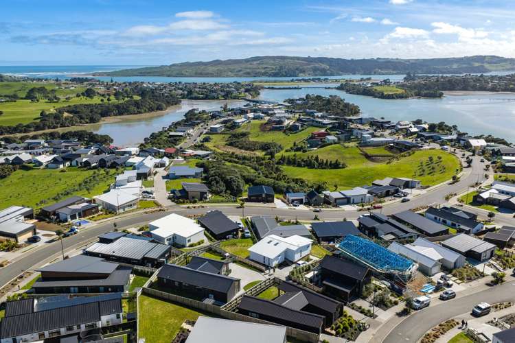 16 Tunarau Street Raglan_34