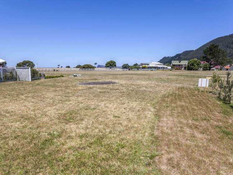 5 Braddock Grove Pauanui_3