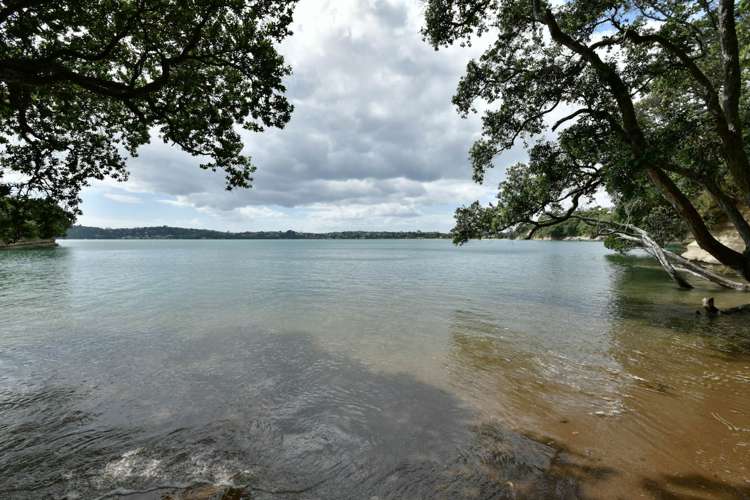 43a Beach Road Stanmore Bay_19