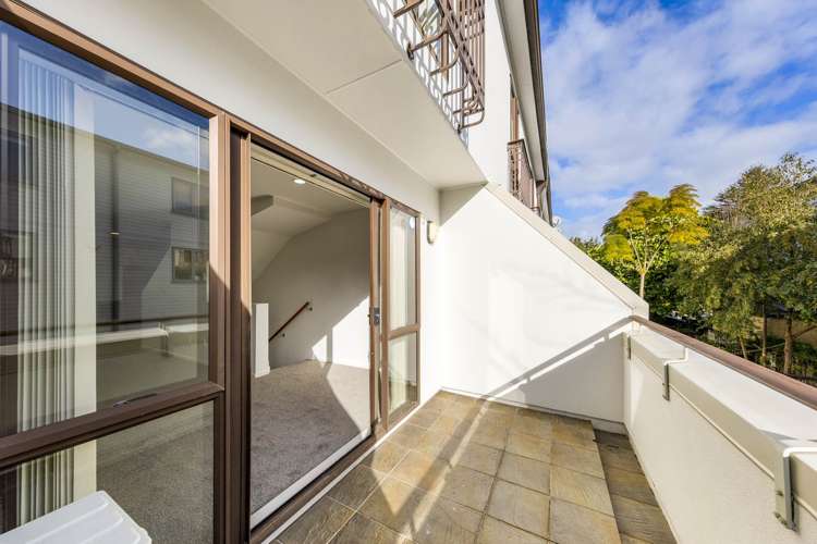 9/27 Rossmay Terrace Mt Eden_2
