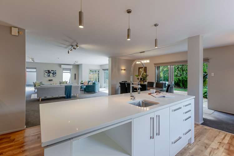 34 Menin Road Raumati South_9