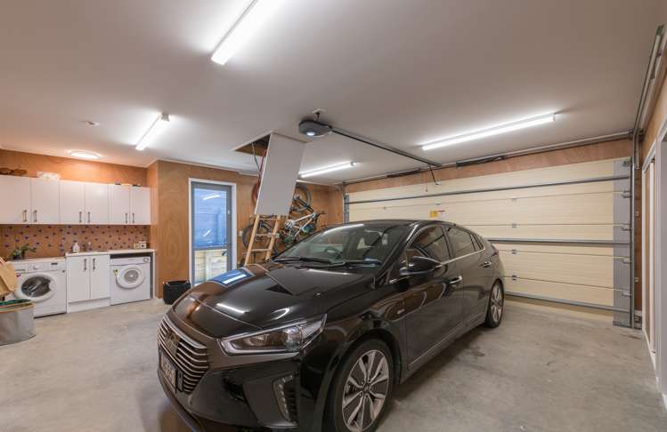 63 Fairose Drive Richmond_17