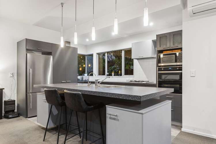 87 Travis Country Drive Burwood_2