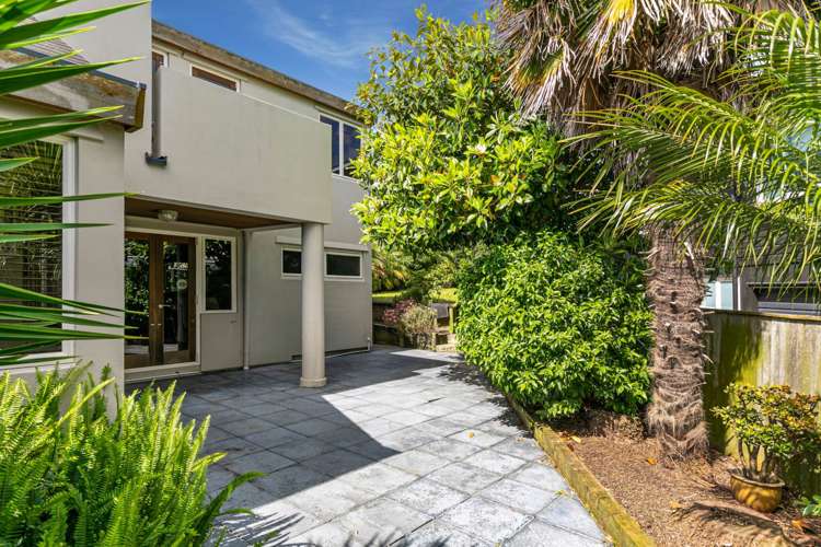 2/72 Beach Road Castor Bay_12