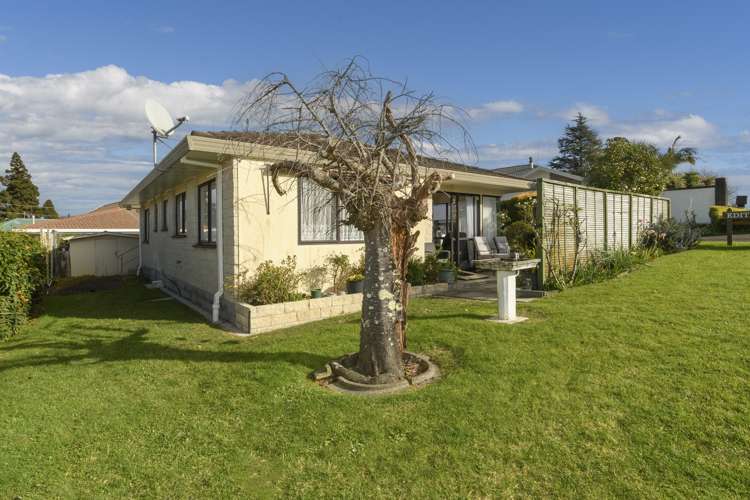 4 Edith Way Matua_14