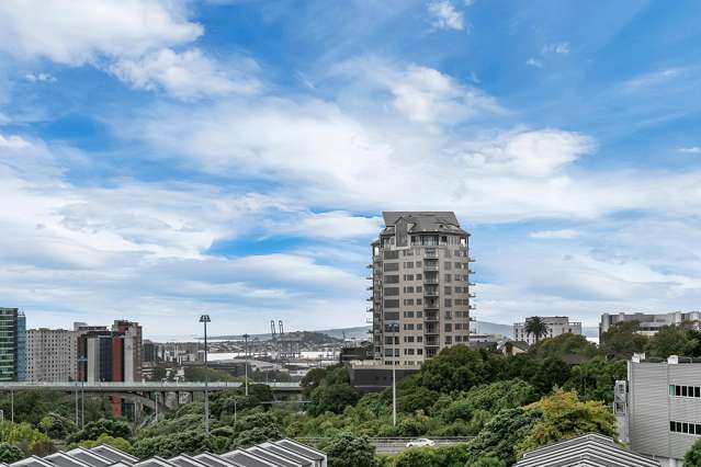 Sensational Luna one bed plus flexi room!