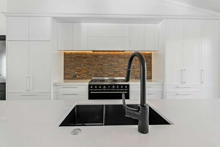 52 Marine Parade Mellons Bay_14