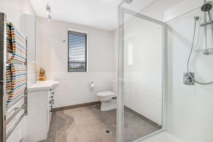 383 Lake Road Hauraki_15