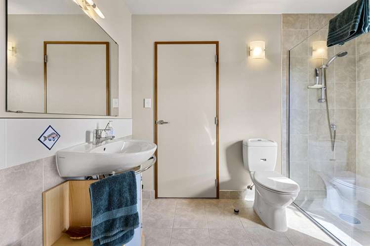 10 Earles Place Raglan_36