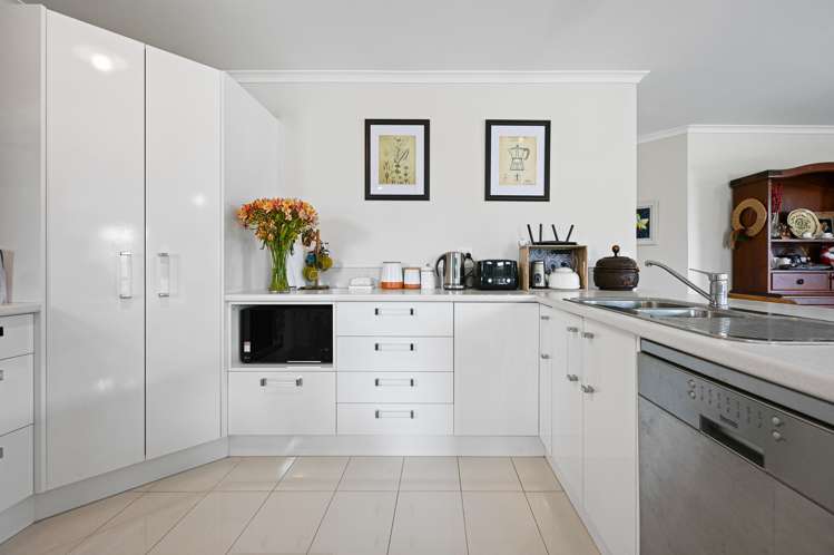 30 Kawariki Drive Baverstock_7