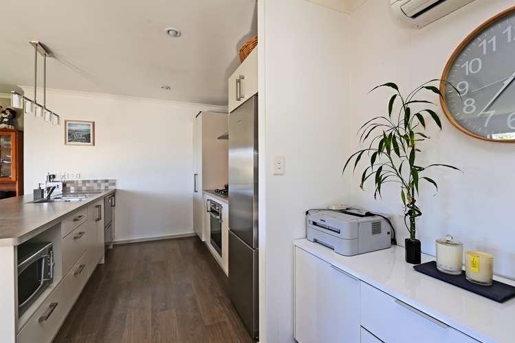 17 Lowry Place Frimley_13