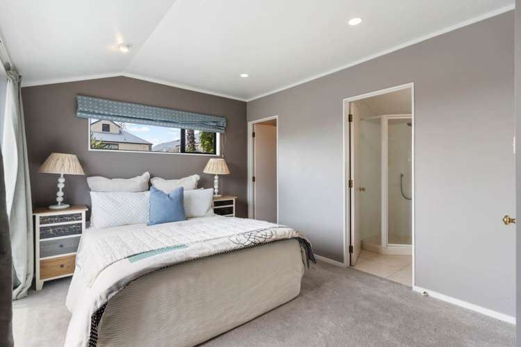 2/4 Mercury Lane Windsor Park_9