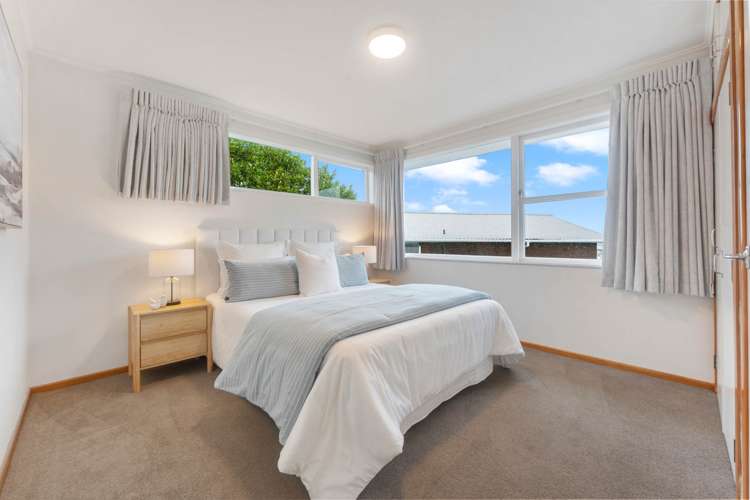 1/100 Bond Crescent Forrest Hill_12