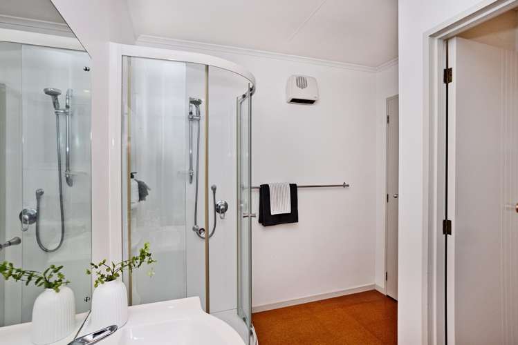 2/12 Catherine Street Windsor_14