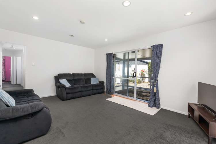 2/18 Dumfries Drive Hei Hei_9