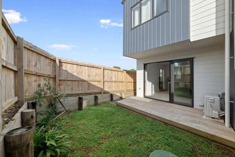 7/112 Moore Street Howick_2