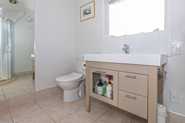 102 Robert Street Thames_15