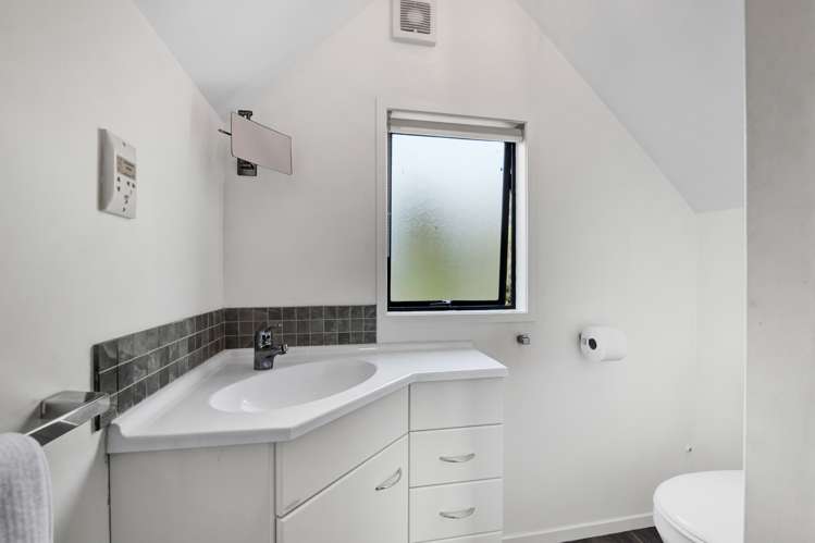 76a Paynters Avenue Strandon_18