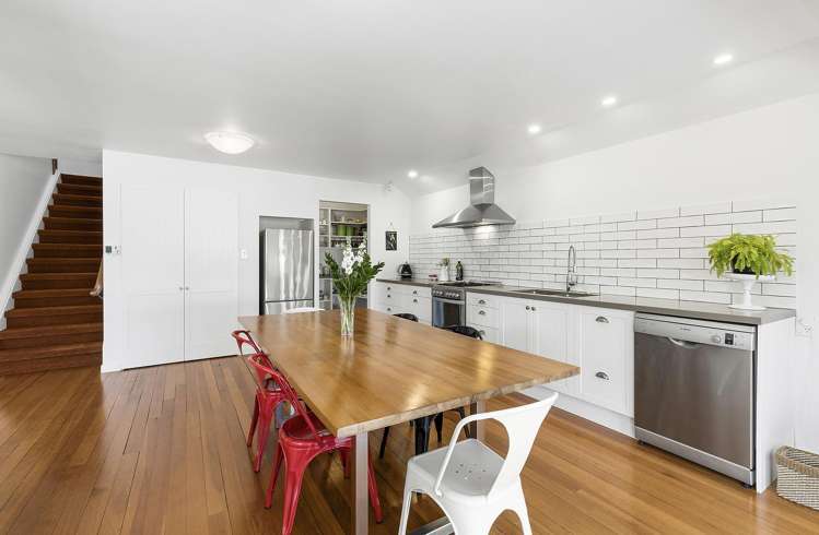 6 Ashleigh Crescent Miramar_14