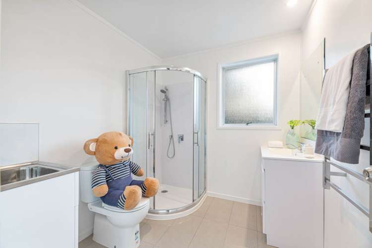 2/17 Roberts Road Te Atatu South_10