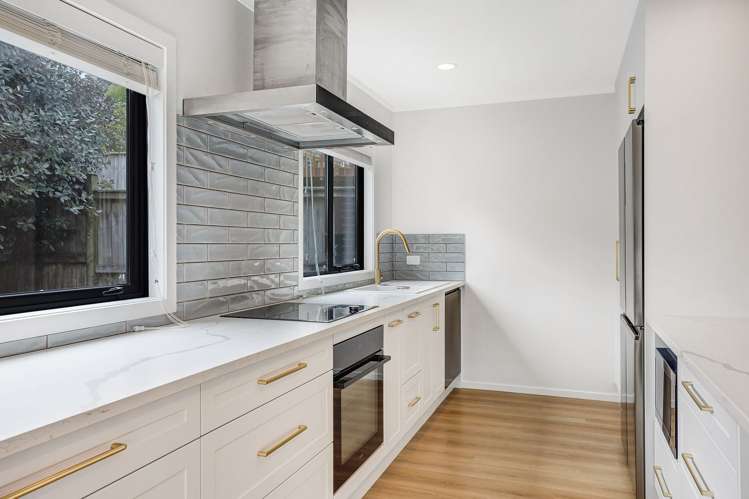 2/9 Eastwood Rise Browns Bay_6