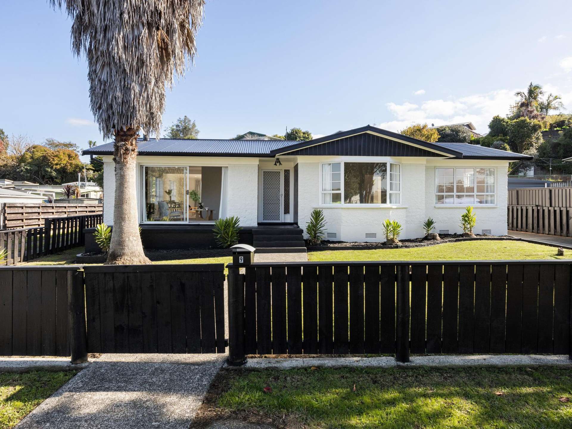 9 Caernarvon Street Dinsdale_0