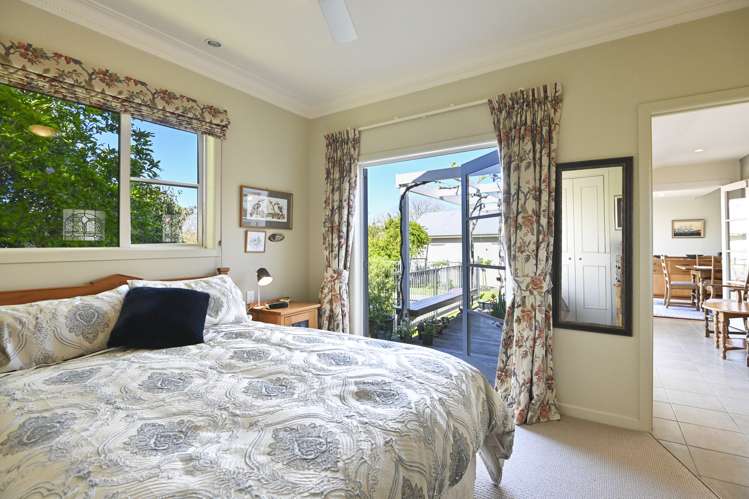 571 Lyndhurst Road Frimley_10