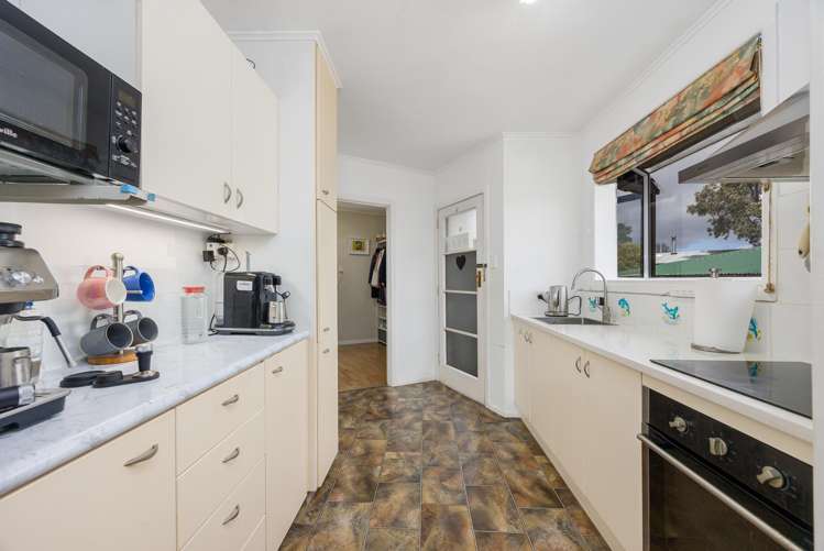 38 Bond Crescent Forrest Hill_12