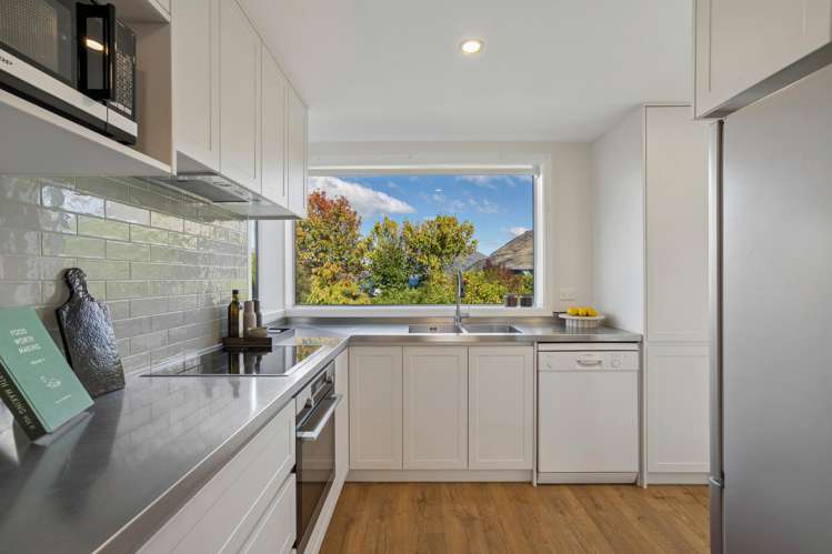 696 Peninsula Road Kelvin Heights_7