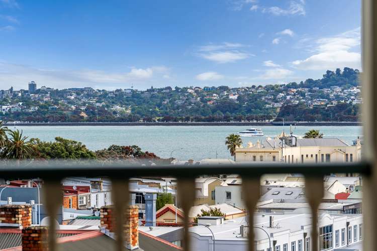 2/74 Victoria Road Devonport_1