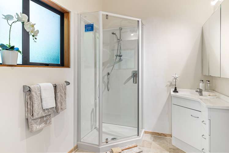 10 Huruhi Road Oneroa_13