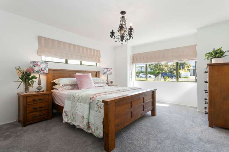 2/6 Seaview Avenue Northcote_5