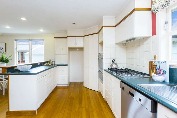 1 Deller Grove Silverstream_13